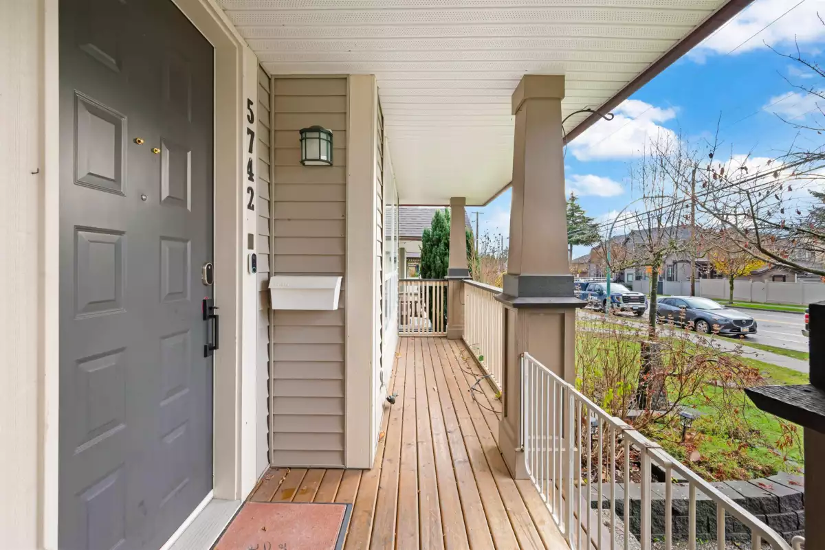 Primary Bathroom Photo of 5742 148 Street, Surrey, BC