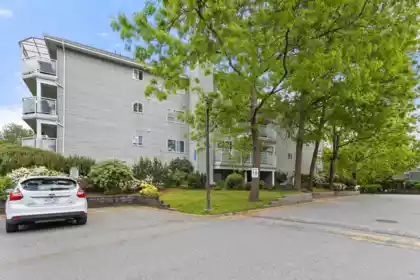 Front Yard Photo of 405 13680 84 Avenue, Surrey, BC