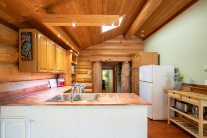 Entry Foyer Photo of 360 Salal Road, Bowen Island, BC
