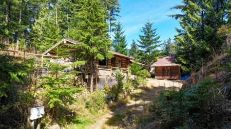 Primary Bedroom Photo of 360 Salal Road, Bowen Island, BC