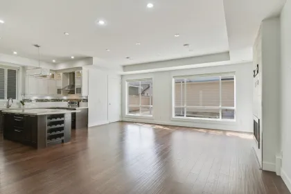 Kitchen Island Photo of 27916 Conductor Drive, Abbotsford, BC