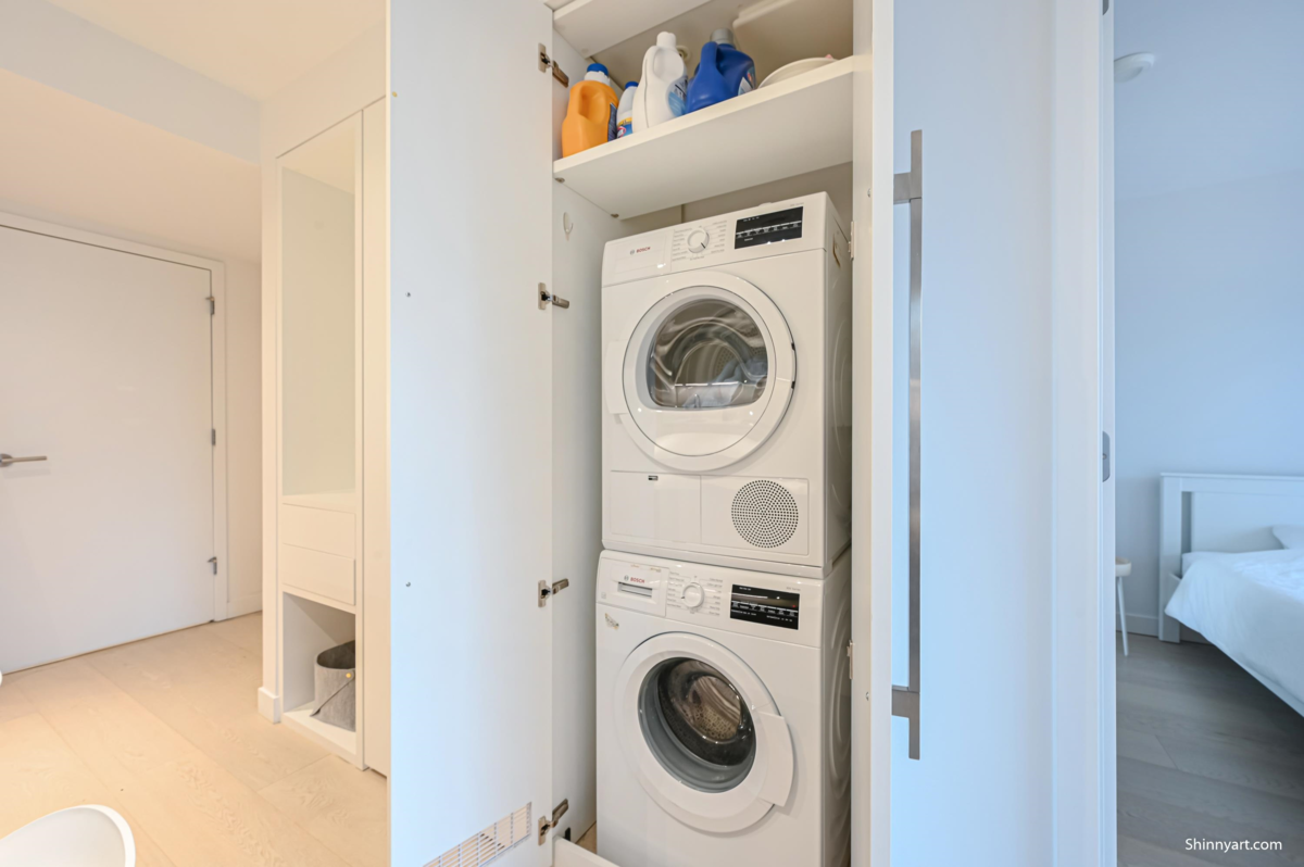 Mudroom Photo of 1009 1289 Hornby Street, Vancouver, BC