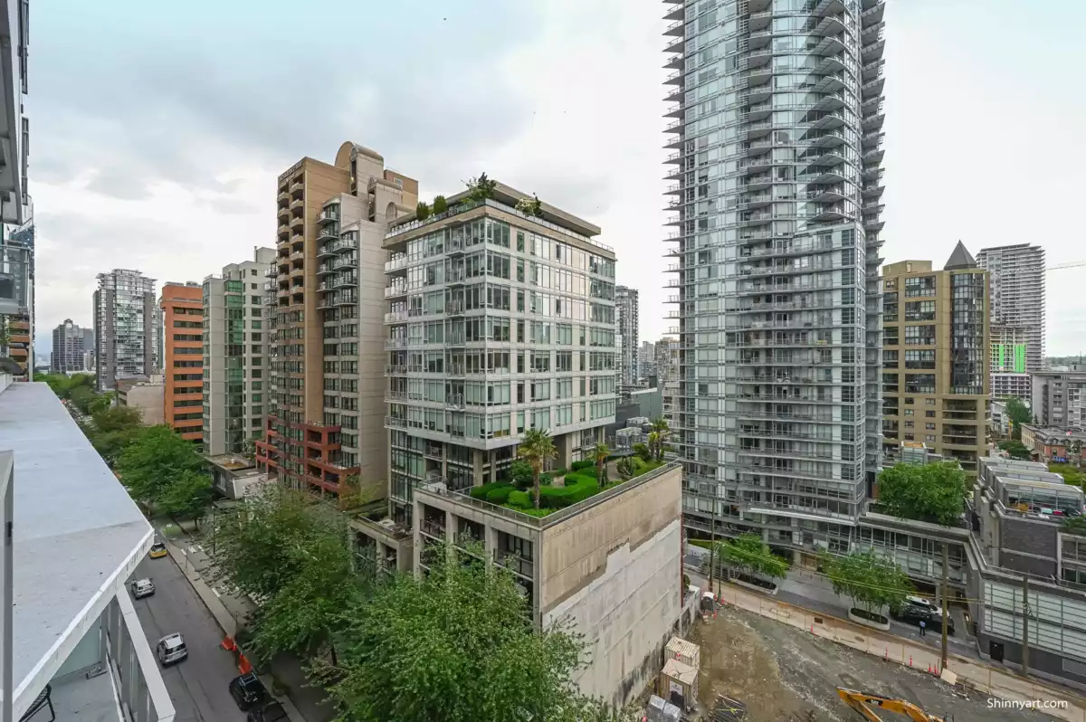 Primary Bathroom Photo of 1009 1289 Hornby Street, Vancouver, BC