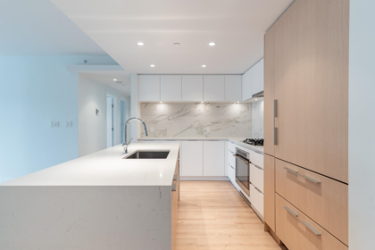 401 1500 Fern Street, North Vancouver, BC