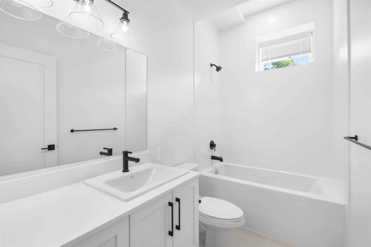 Hot Tub / Spa Photo of 19678 80 Avenue, Langley, BC