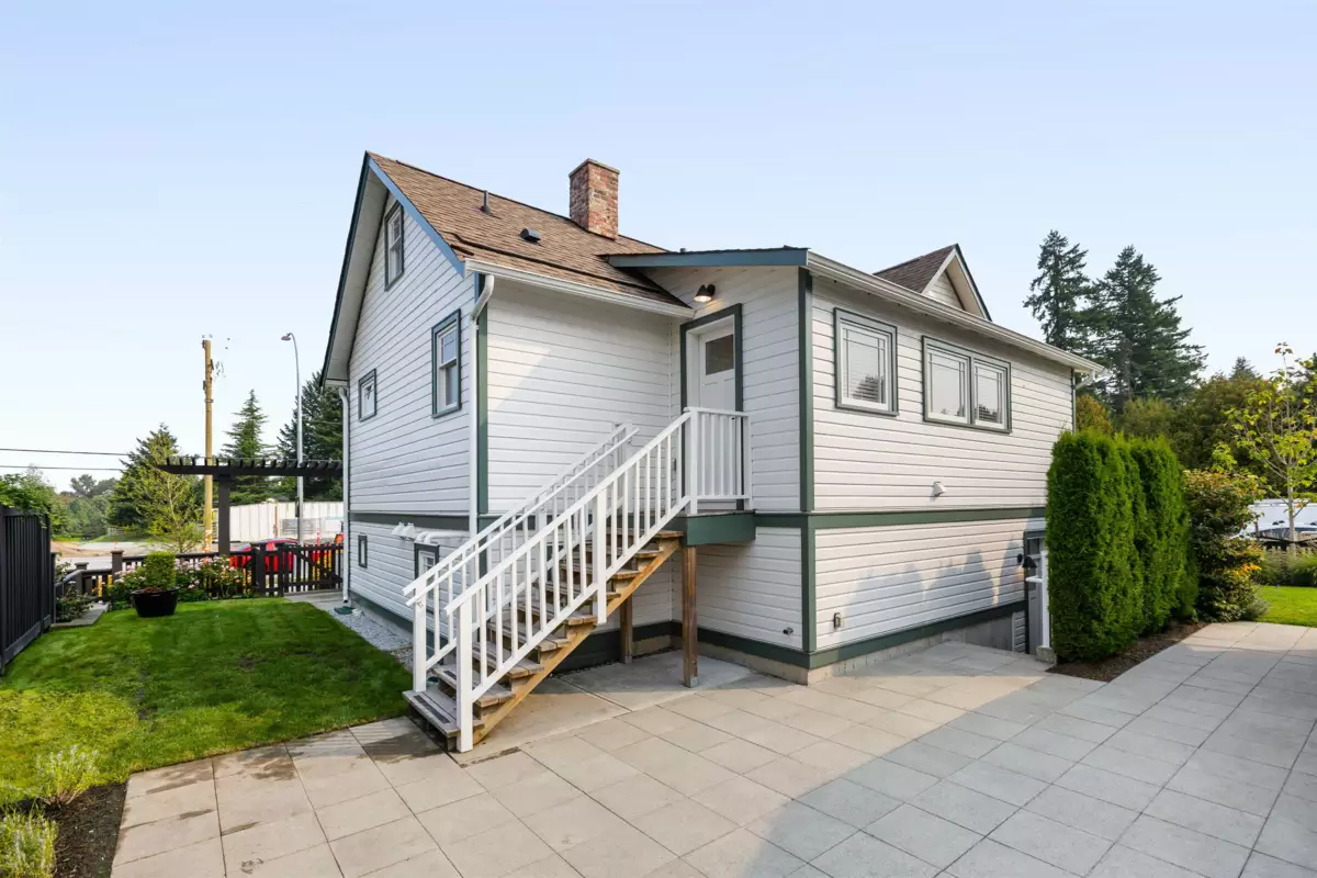 Living Room Photo of 19678 80 Avenue, Langley, BC