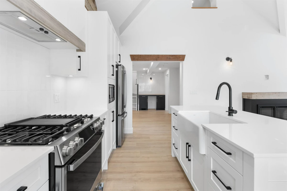 Walk-In Closet Photo of 19678 80 Avenue, Langley, BC