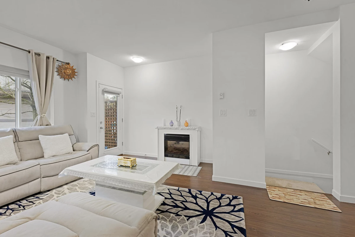 Dining Area Photo of 166 18701 66 Avenue, Surrey, BC