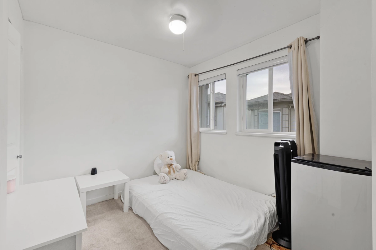 Guest Bathroom Photo of 166 18701 66 Avenue, Surrey, BC