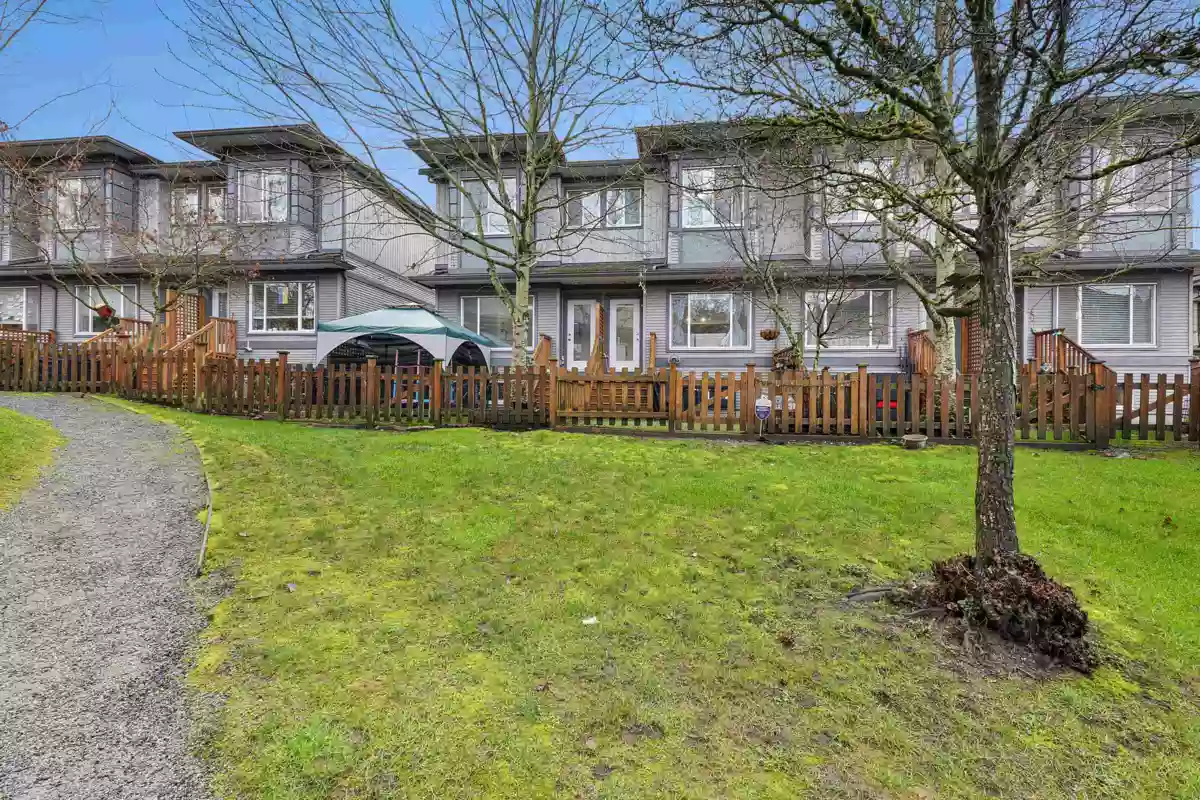 Hallway Photo of 166 18701 66 Avenue, Surrey, BC