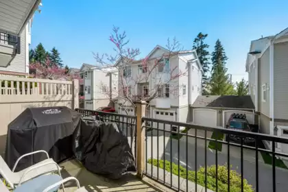 Swimming Pool Photo of 39 19551 66 Avenue, Surrey, BC