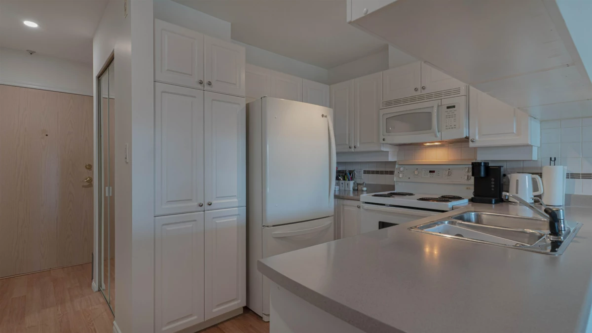 Kitchen Photo of 303 1035 Auckland Street, New Westminster, BC