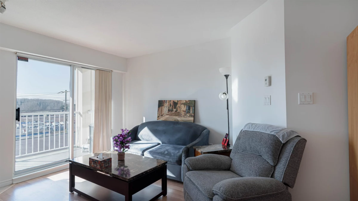 Walk-In Closet Photo of 303 1035 Auckland Street, New Westminster, BC