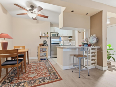 Breakfast Nook Photo of 102 1655 Nelson Street, Vancouver, BC