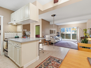 102 1655 Nelson Street, Vancouver, BC