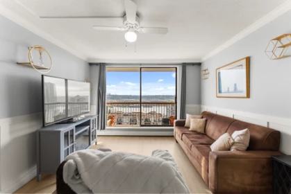 908 320 Royal Avenue, New Westminster, BC