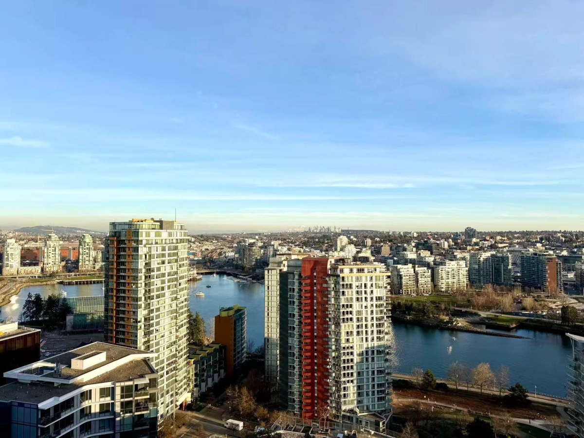 Kitchen Photo of 2812 89 Nelson Street, Vancouver, BC