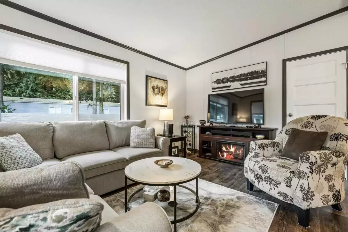Dining Area Photo of 18 63071 Flood Hope Road, Hope, BC