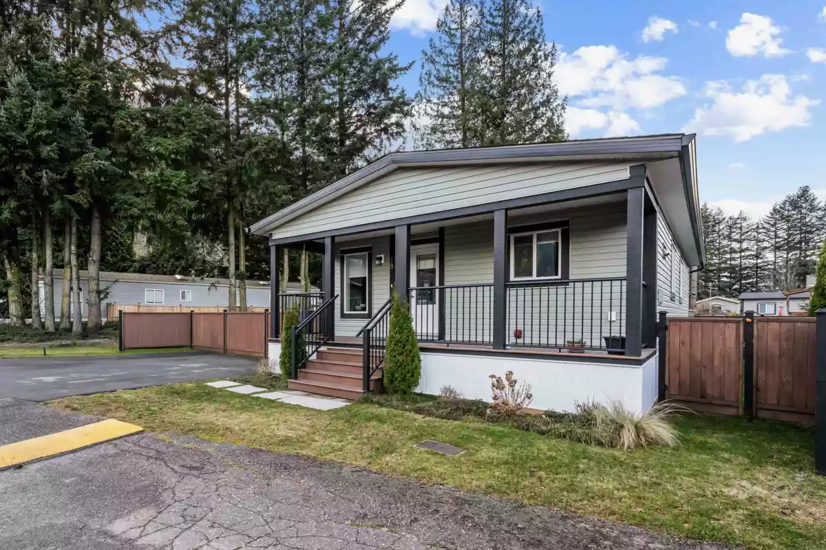 Exterior Rear Photo of 18 63071 Flood Hope Road, Hope, BC