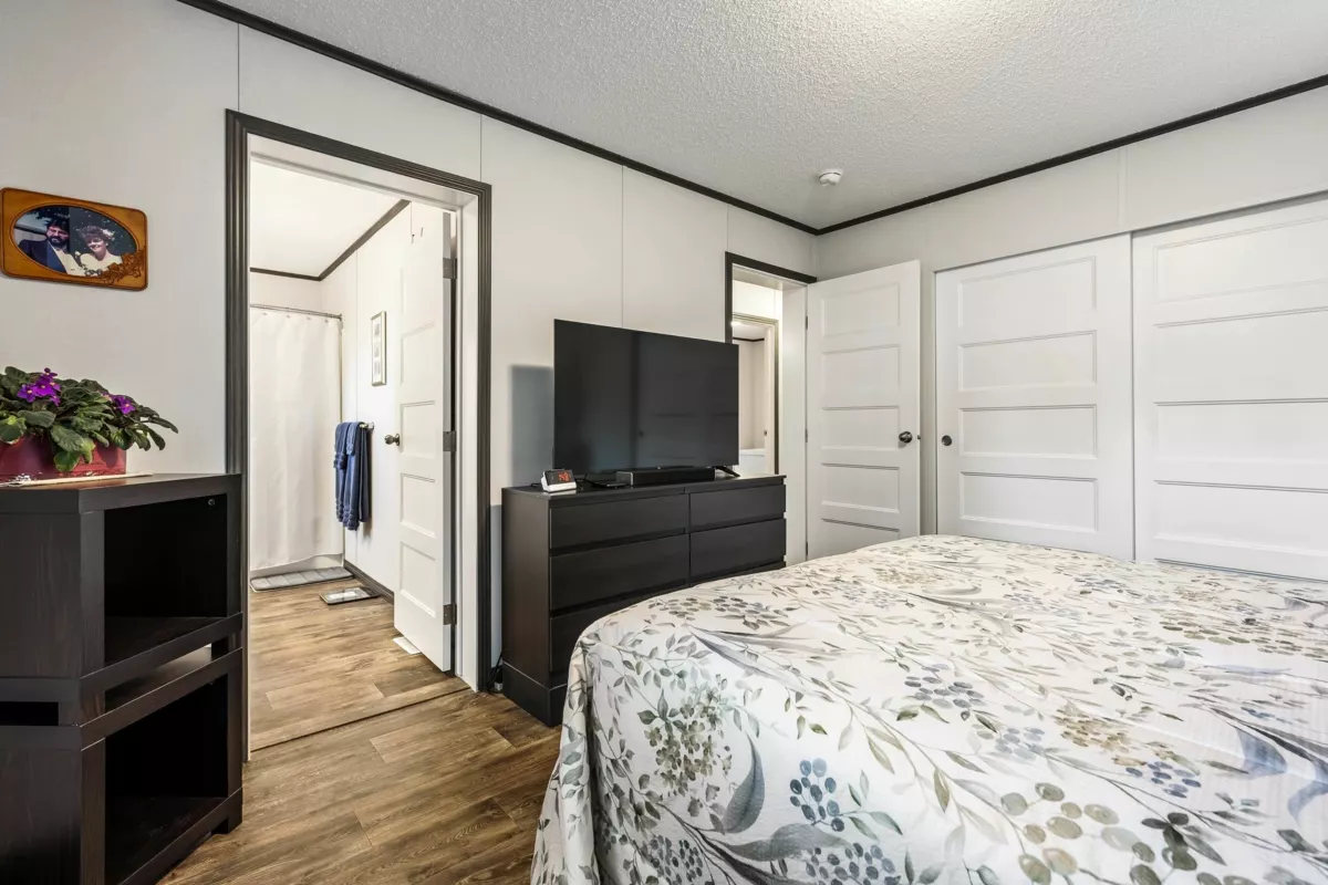 Guest Bathroom Photo of 18 63071 Flood Hope Road, Hope, BC