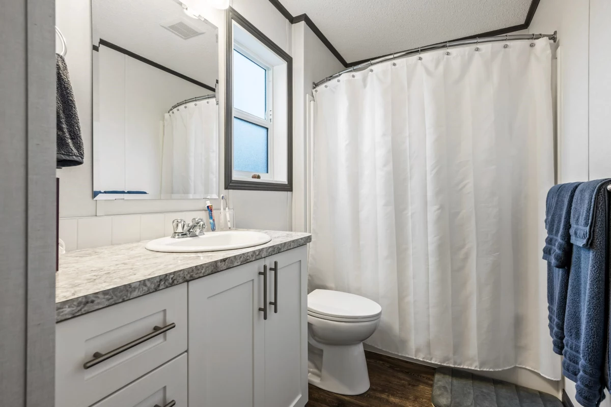 Powder Room Photo of 18 63071 Flood Hope Road, Hope, BC