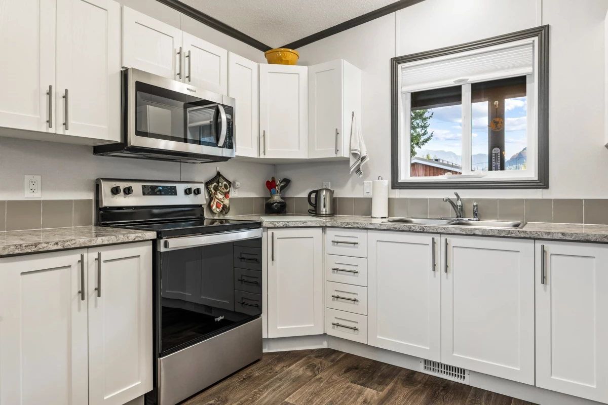 Walk-In Closet Photo of 18 63071 Flood Hope Road, Hope, BC