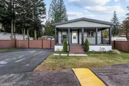 Outdoor Patio Photo of 18 63071 Flood Hope Road, Hope, BC