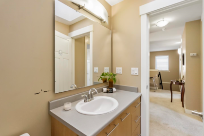Entry Foyer Photo of 42 30748 Cardinal Avenue, Abbotsford, BC