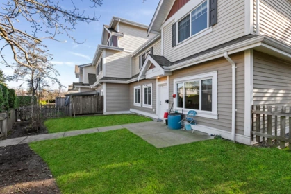 Front Yard Photo of 42 30748 Cardinal Avenue, Abbotsford, BC