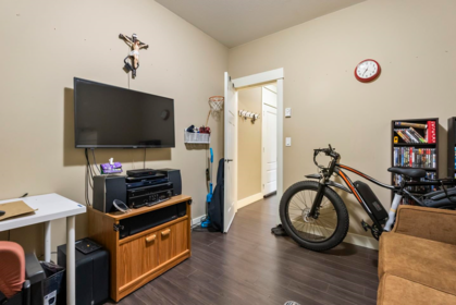 Guest Bathroom Photo of 42 30748 Cardinal Avenue, Abbotsford, BC