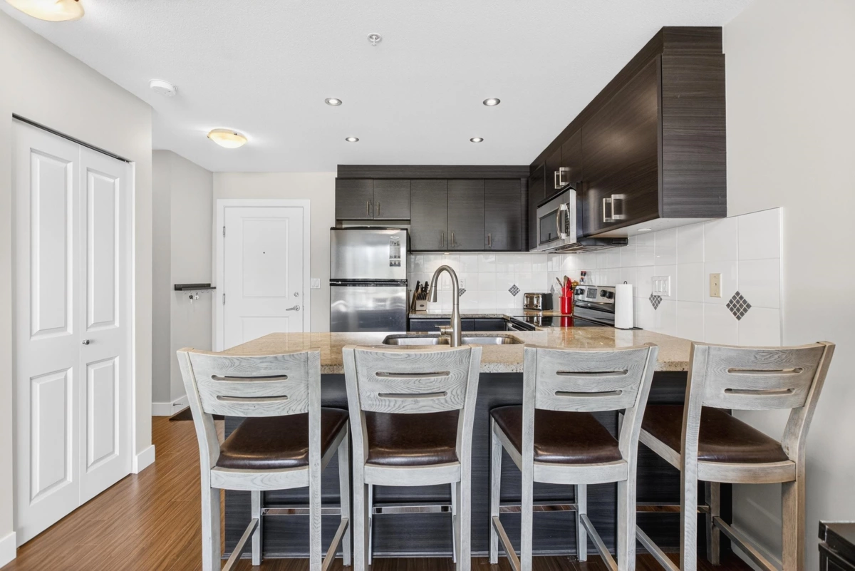 Kitchen Island Photo of 502 12069 Harris Road, Pitt Meadows, BC