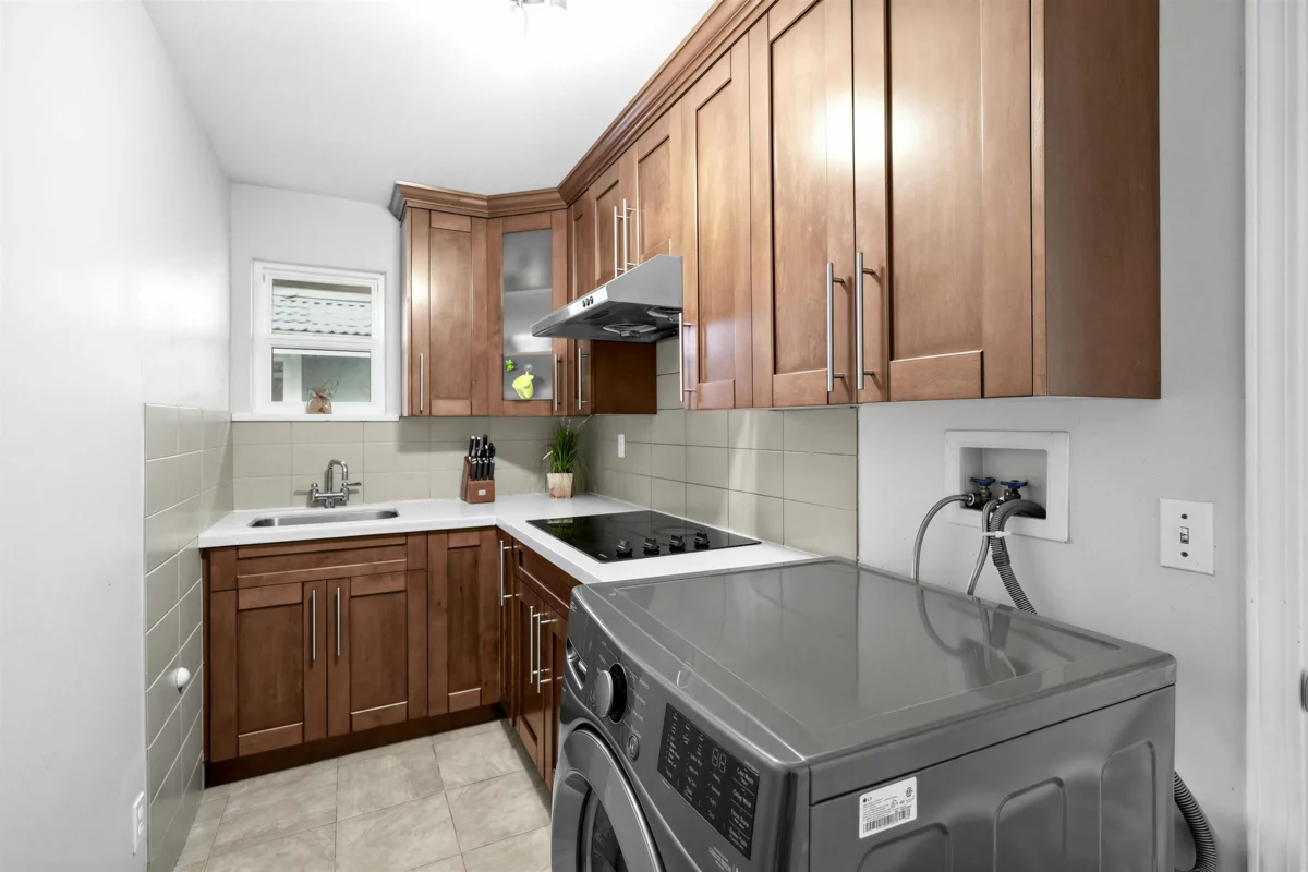 Mudroom Photo of 2966 Blackbear Court, Coquitlam, BC