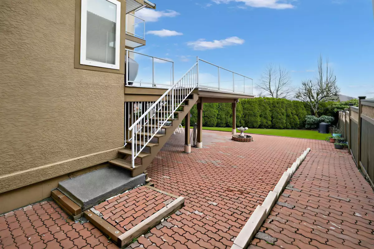 Outdoor Kitchen Photo of 2966 Blackbear Court, Coquitlam, BC