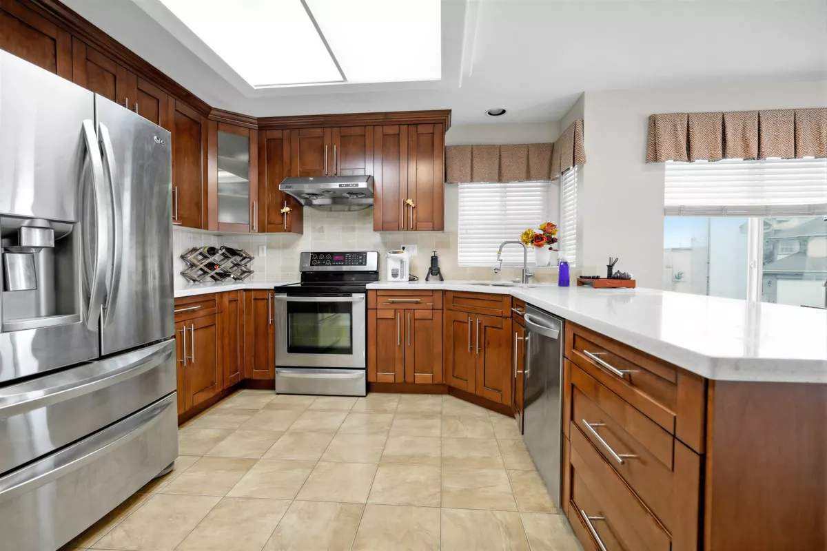 Walk-In Closet Photo of 2966 Blackbear Court, Coquitlam, BC