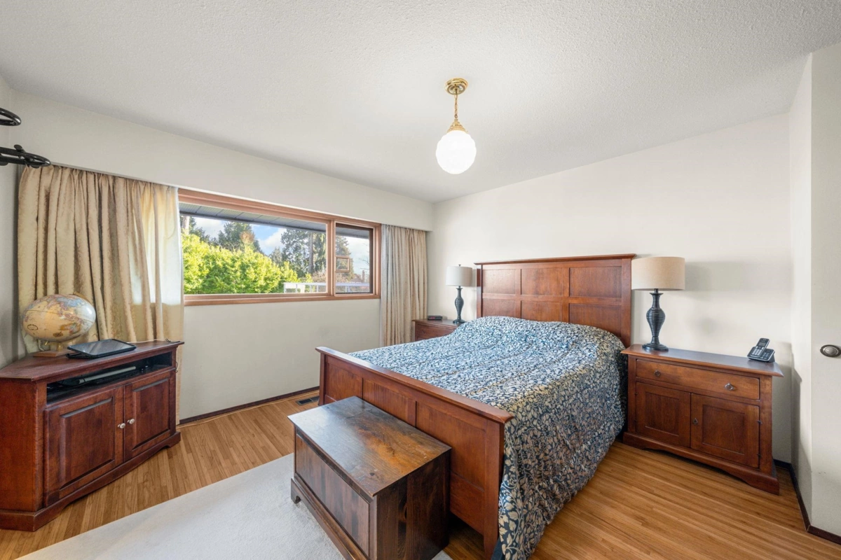 Guest Bathroom Photo of 7656 Mckay Avenue, Burnaby, BC