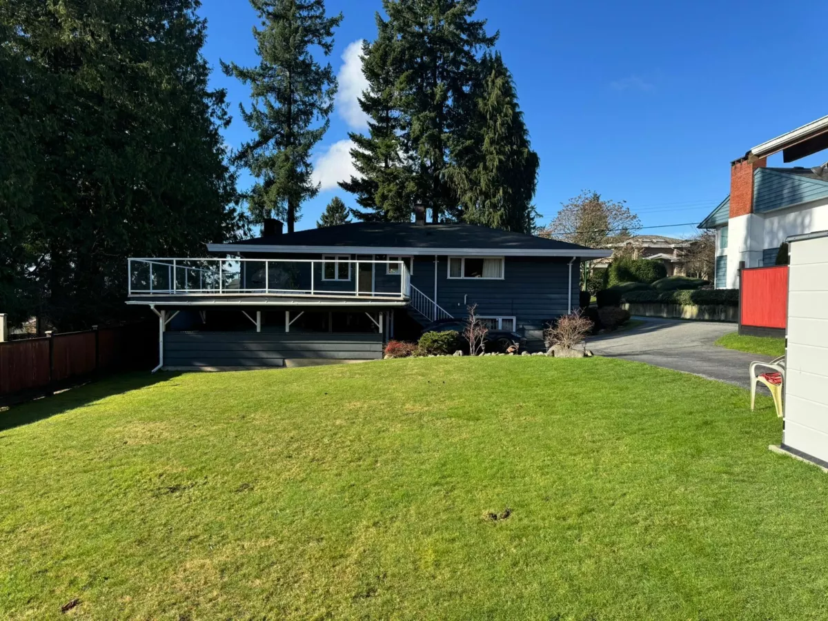 Kitchen Island Photo of 7656 Mckay Avenue, Burnaby, BC