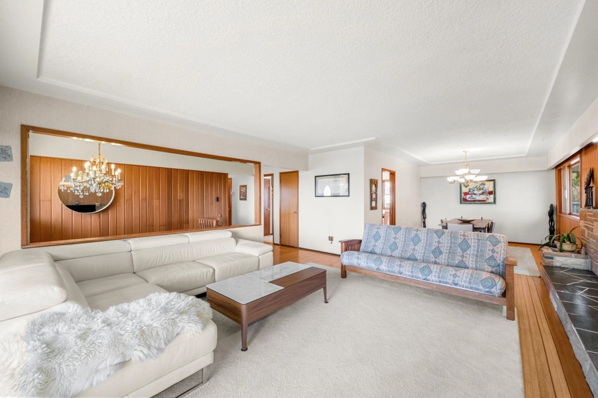 Primary Bathroom Photo of 7656 Mckay Avenue, Burnaby, BC