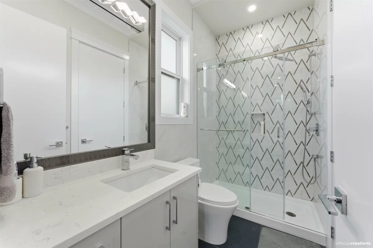 Powder Room Photo of 13414 60 Avenue, Surrey, BC