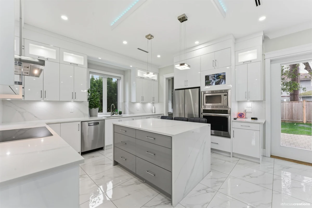 Primary Bathroom Photo of 13414 60 Avenue, Surrey, BC