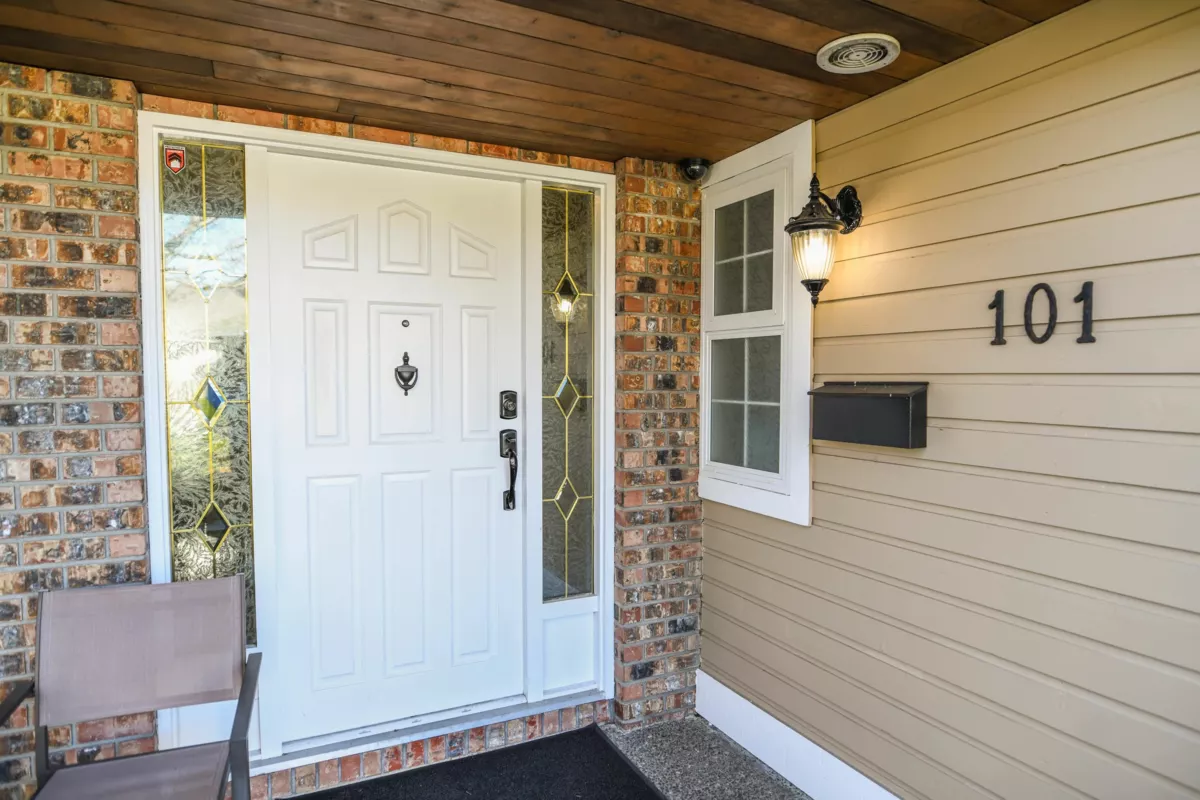 Breakfast Nook Photo of 101 15121 19 Avenue, Surrey, BC