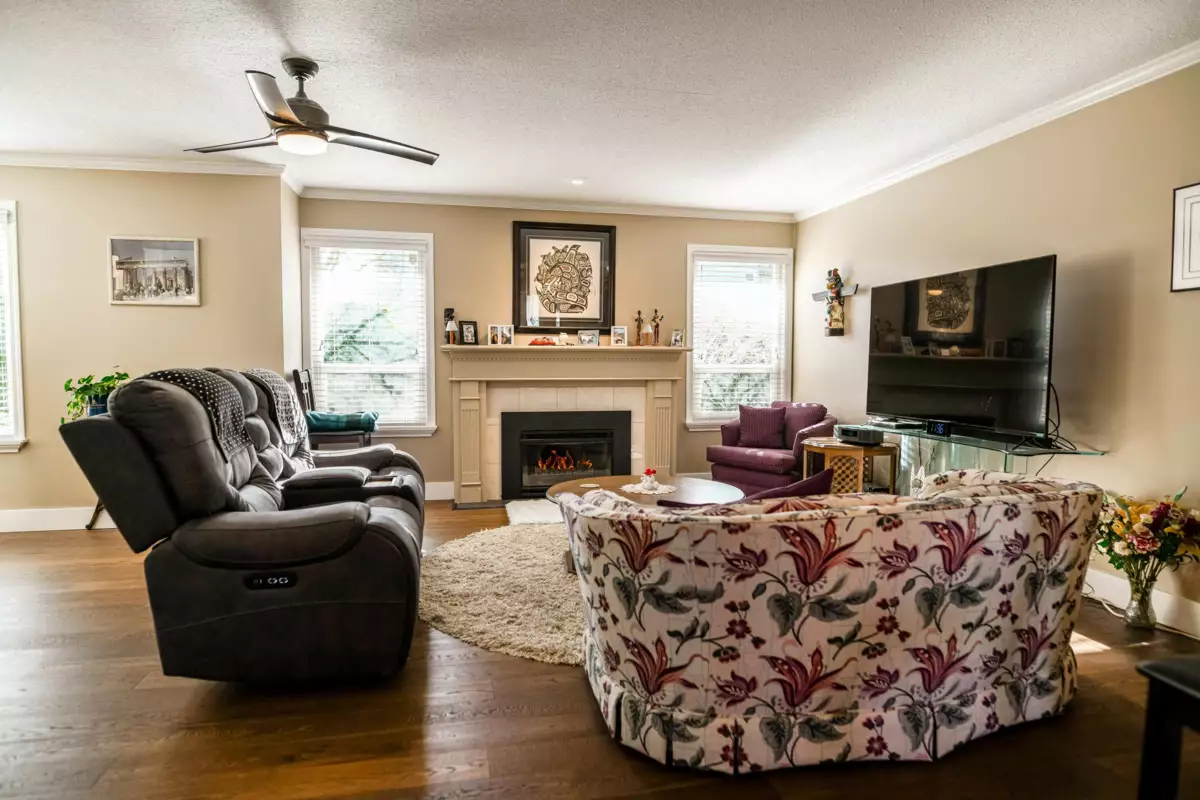 Primary Bedroom Photo of 101 15121 19 Avenue, Surrey, BC