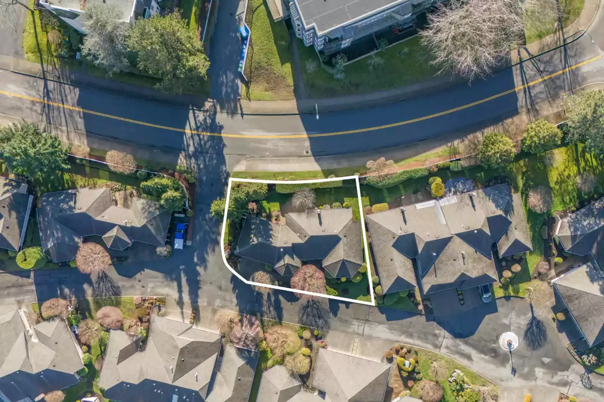 Swimming Pool Photo of 101 15121 19 Avenue, Surrey, BC