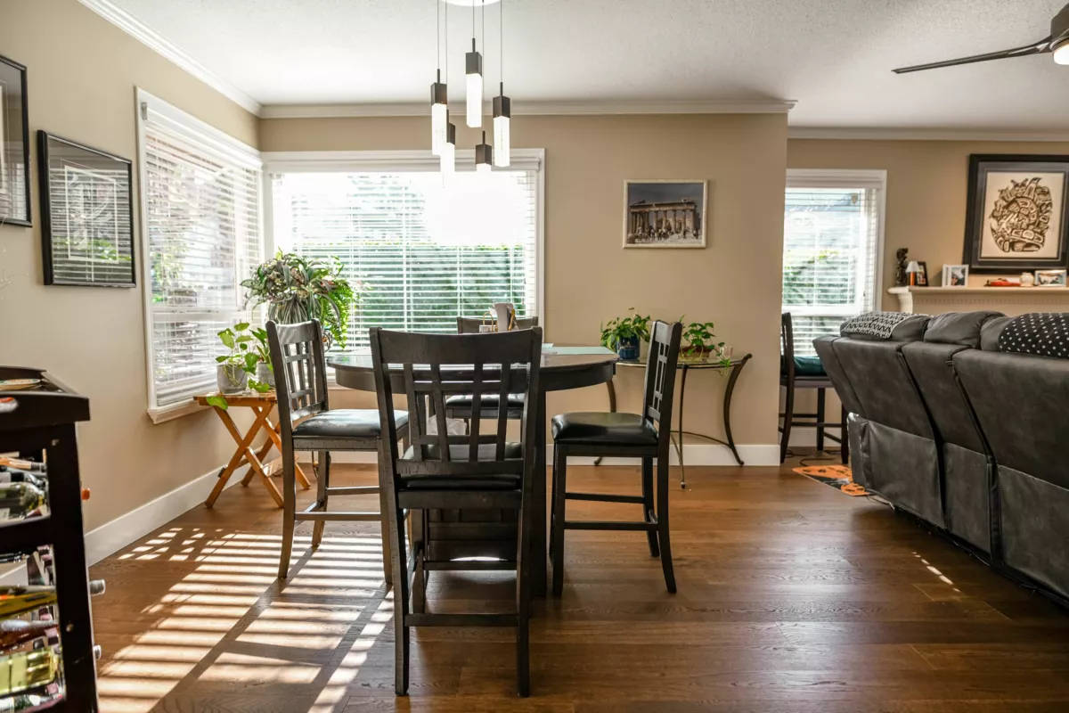 Walk-In Closet Photo of 101 15121 19 Avenue, Surrey, BC