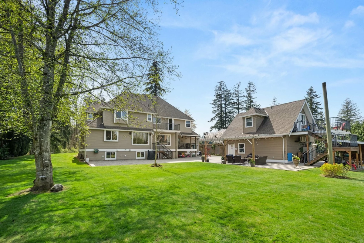 Front Yard Photo of 23287 Old Yale Road, Langley, BC