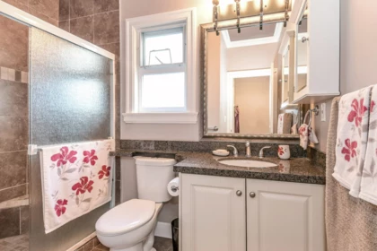 Laundry Room Photo of 5448 189a Street, Surrey, BC