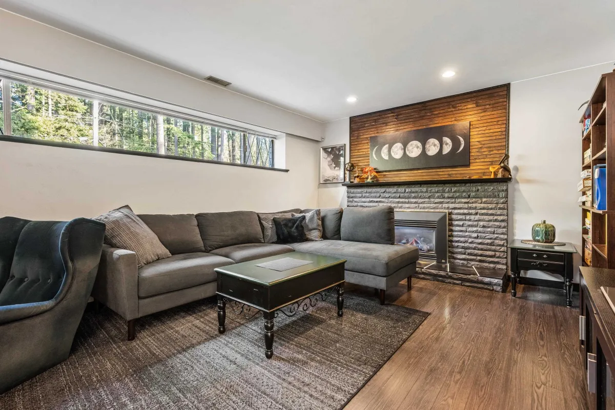 Front Yard Photo of 2560 Haversley Avenue, Coquitlam, BC
