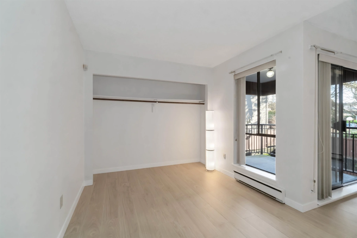 Living Room Photo of 207 2920 Ash Street, Vancouver, BC