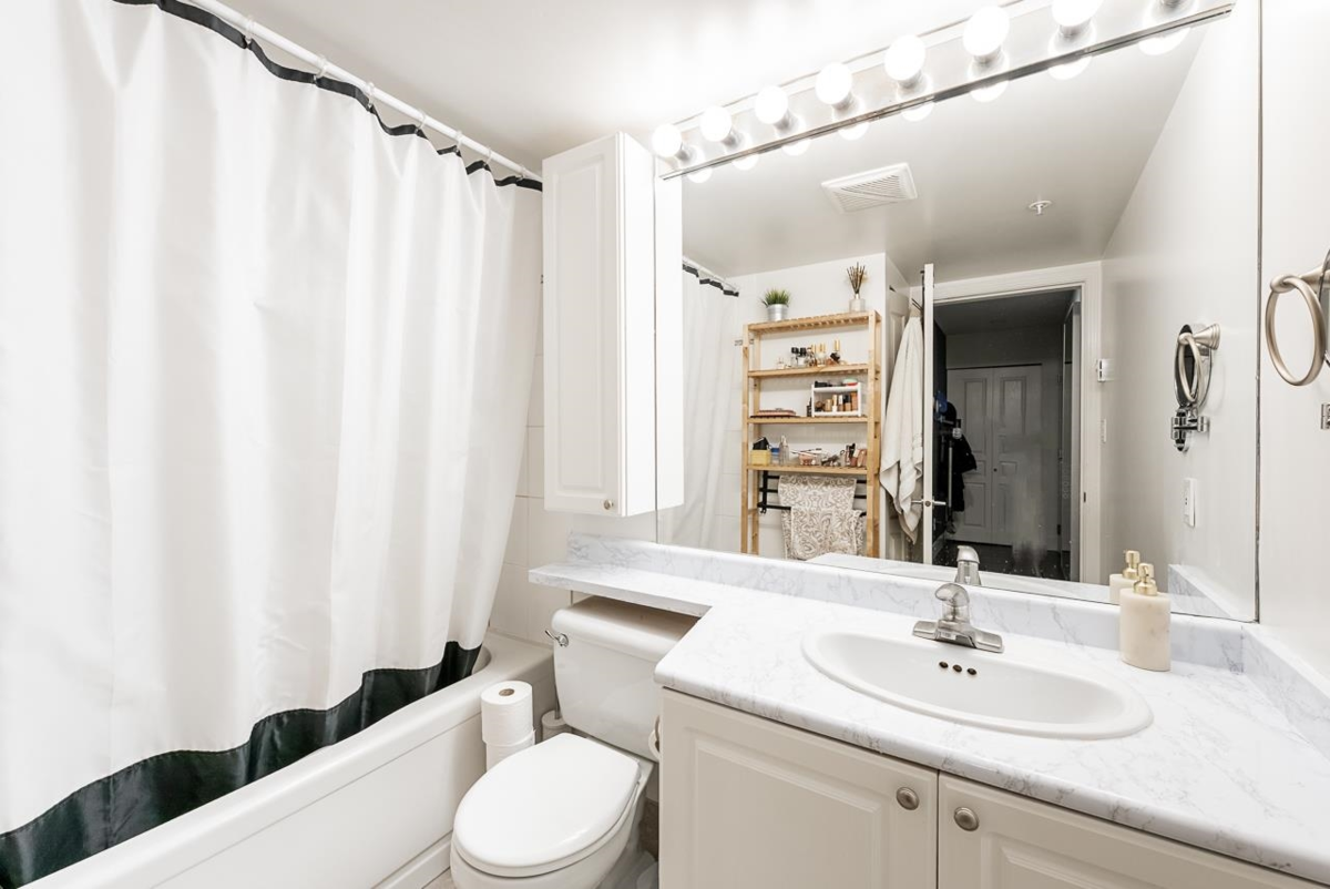 Bedroom 3 Photo of 203 2140 W 12th Street, Vancouver, BC