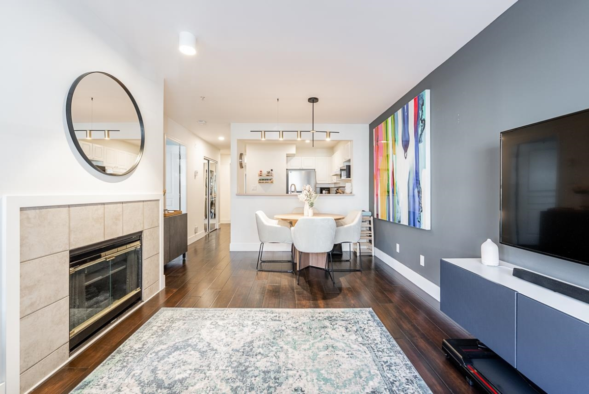 Family Room Photo of 203 2140 W 12th Street, Vancouver, BC