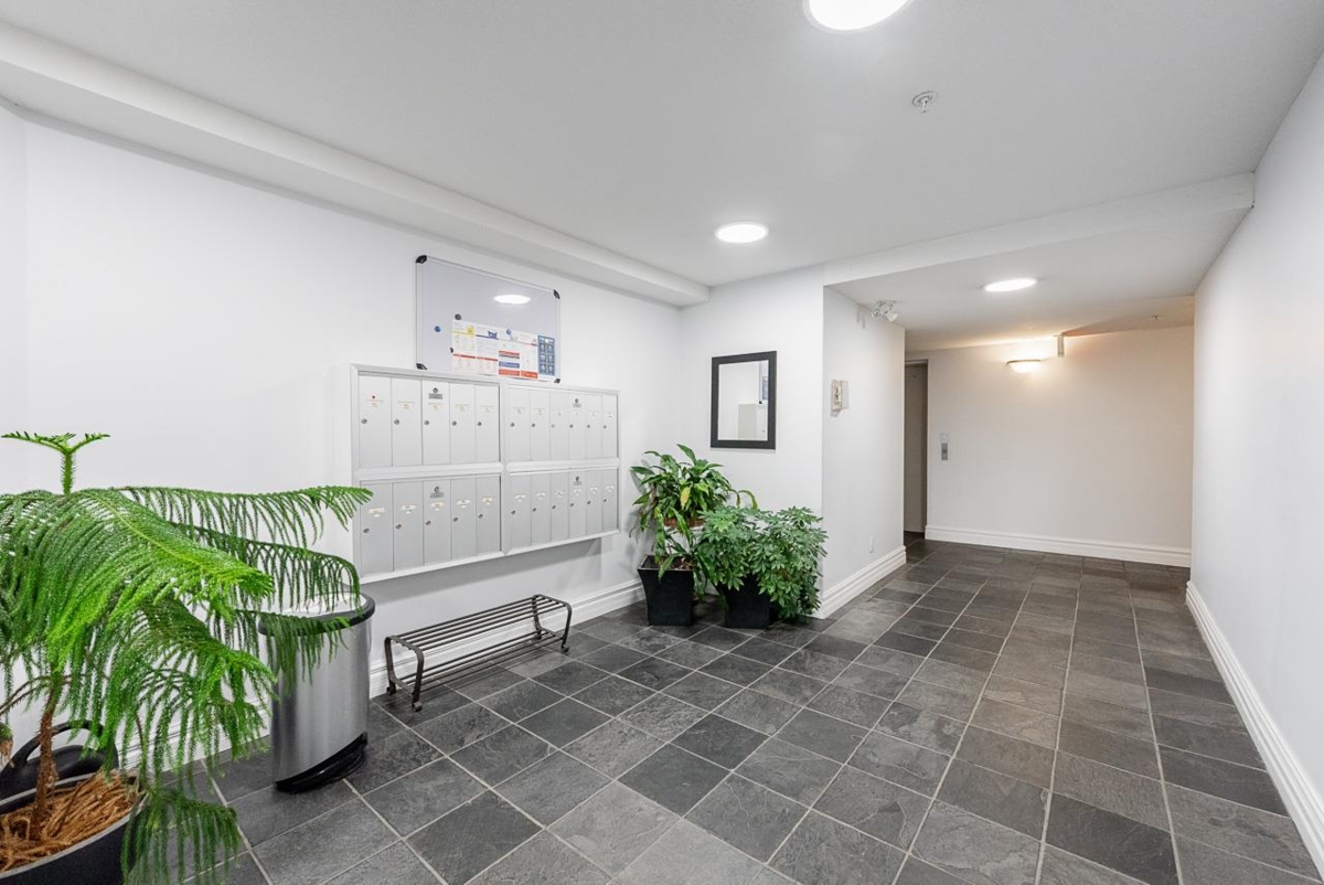 Hallway Photo of 203 2140 W 12th Street, Vancouver, BC